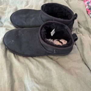 Black Uggs
